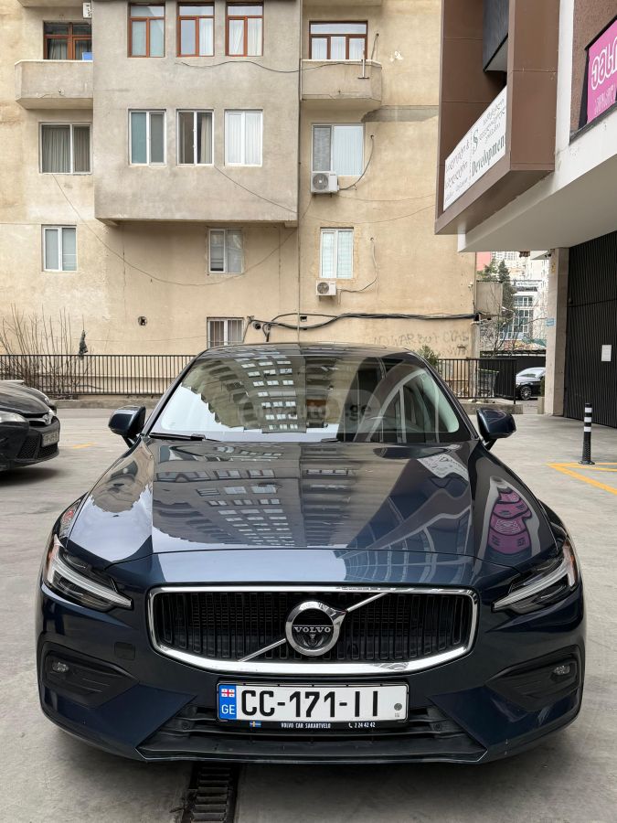 Volvo S 60 - фото 1