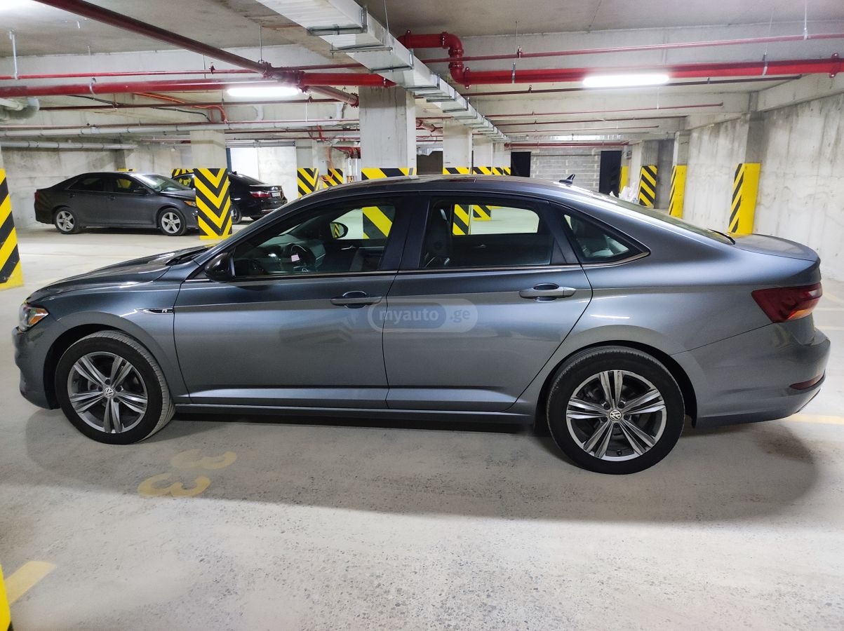 Volkswagen Jetta - фото 4