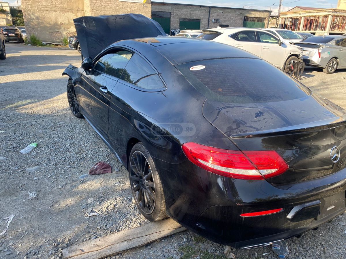 Mercedes-Benz C 300 - фото 10