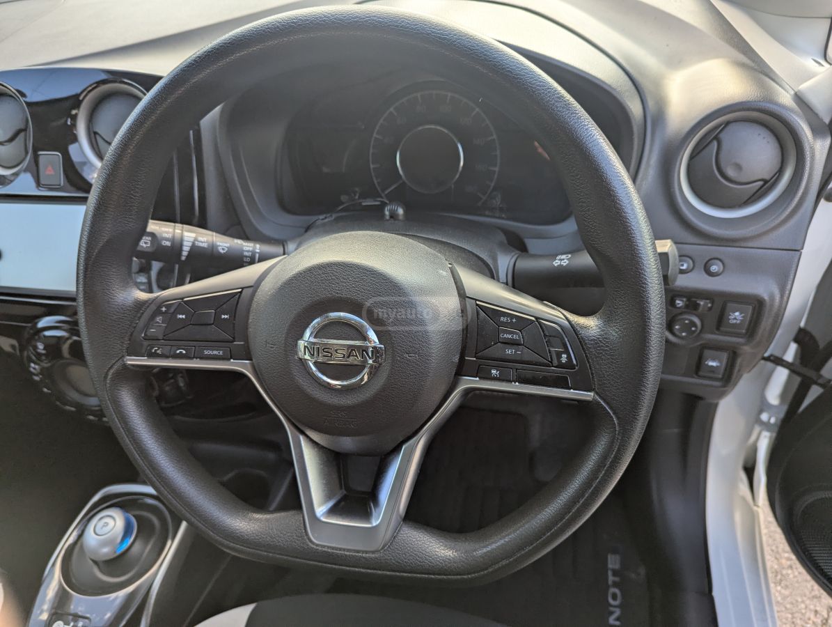 Nissan Note - фото 14