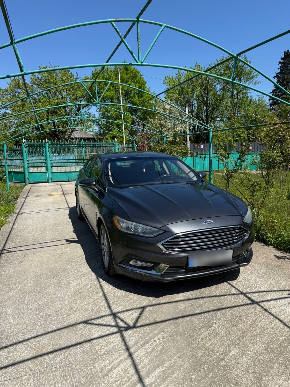 Ford Fusion - фото 1