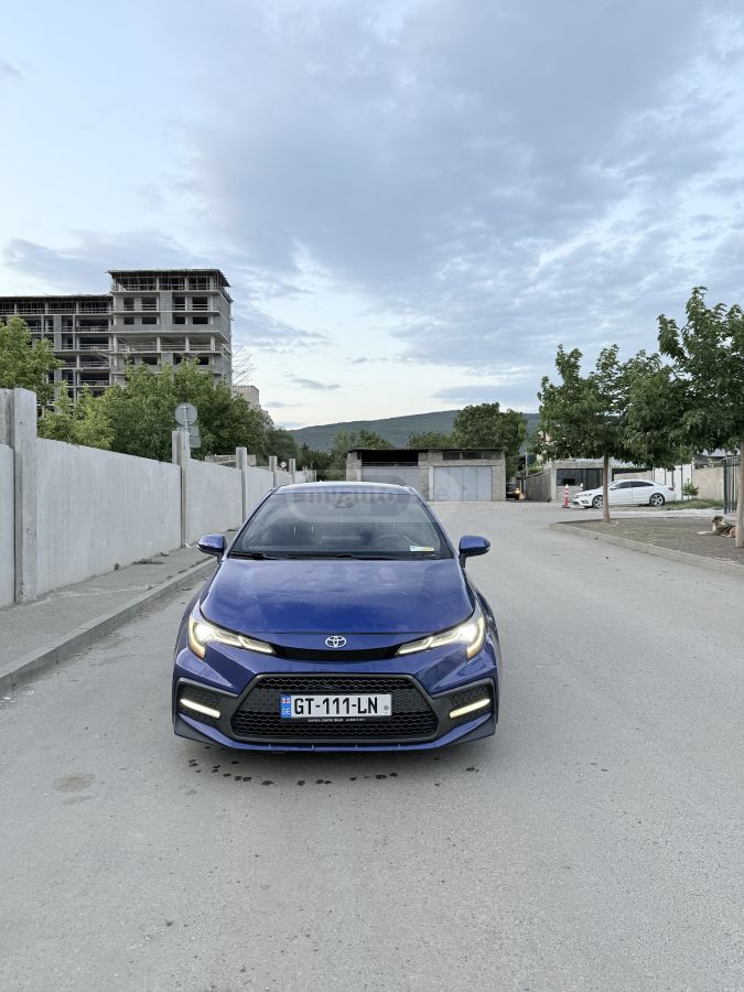 Toyota Corolla - фото 1