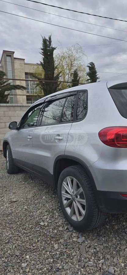 Volkswagen Tiguan - фото 12