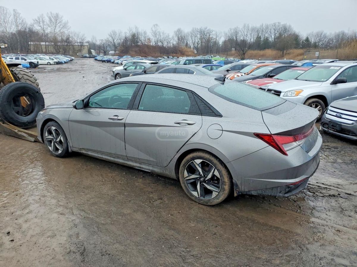 Hyundai Elantra - фото 2