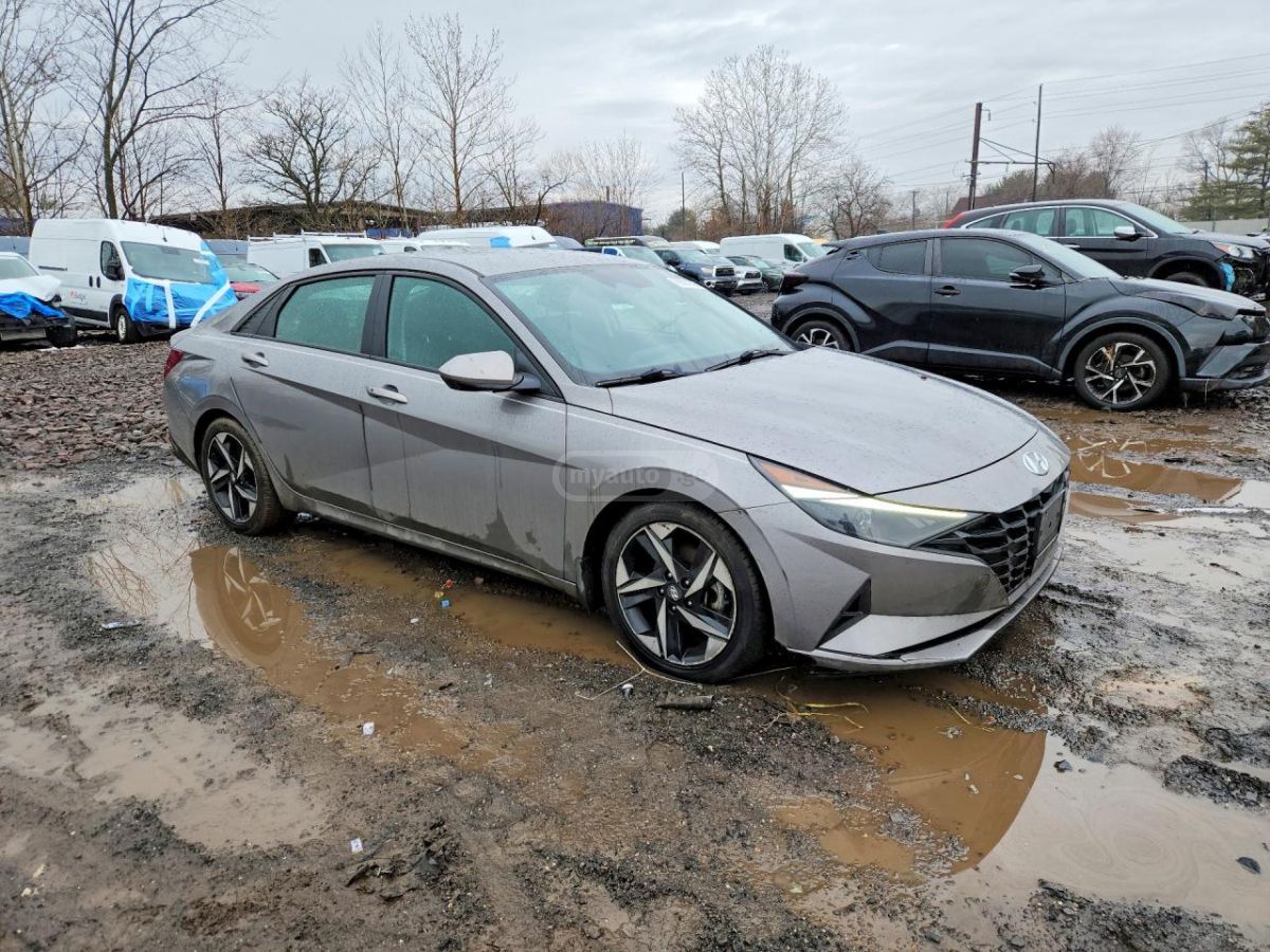 Hyundai Elantra - фото 4