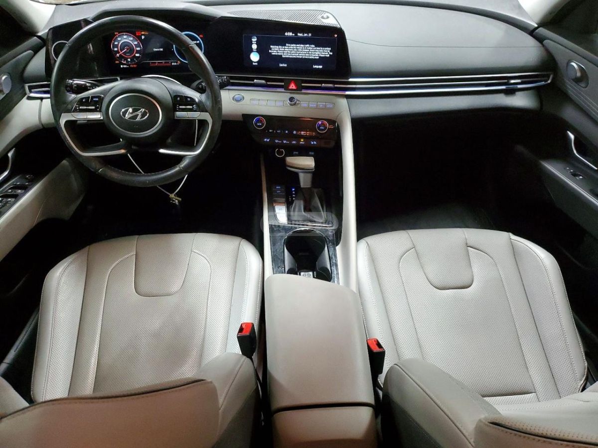 Hyundai Elantra - фото 8