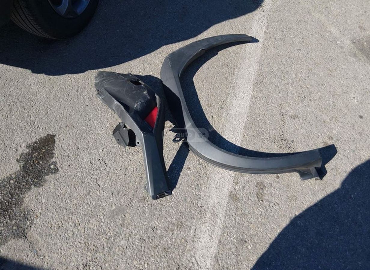 Lexus UX 250 h - фото 7