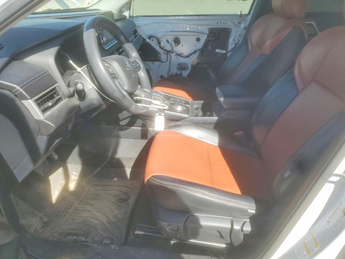 Mitsubishi Outlander - фото 7