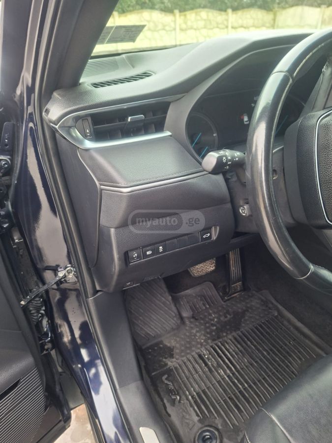 Toyota XLE 4dr All-Wheel Drive CVT — миниатюра 11