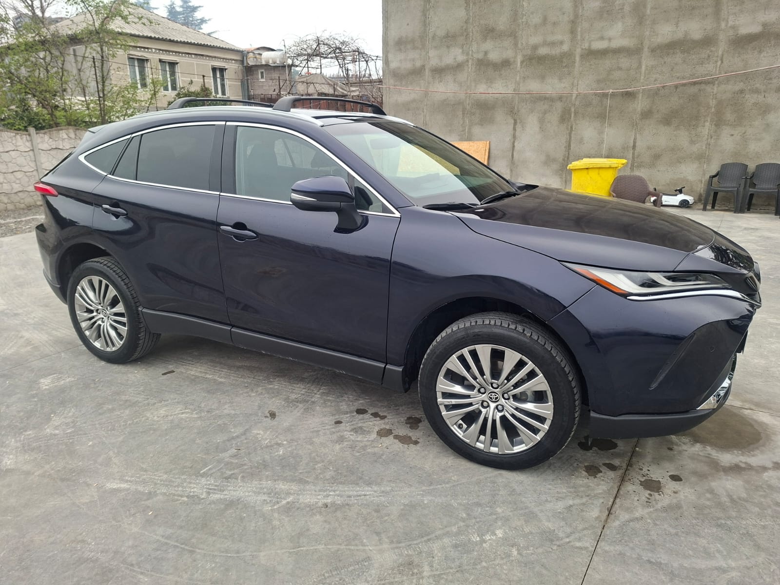 Toyota XLE 4dr All-Wheel Drive CVT — миниатюра 2