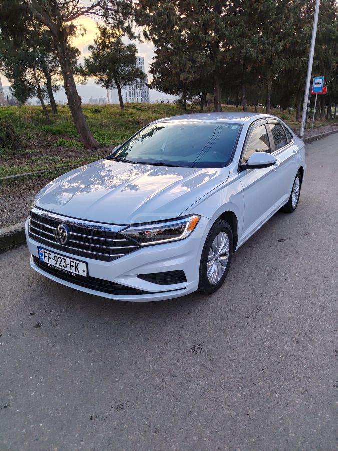 Volkswagen Jetta - фото 1