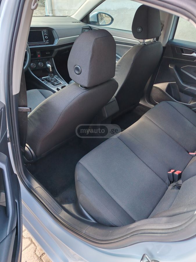 Volkswagen Jetta - фото 13