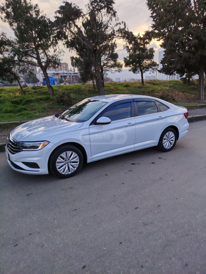 Volkswagen Jetta - фото 2