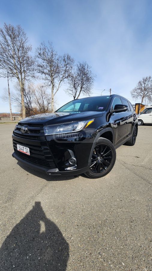 Toyota Highlander - фото 1