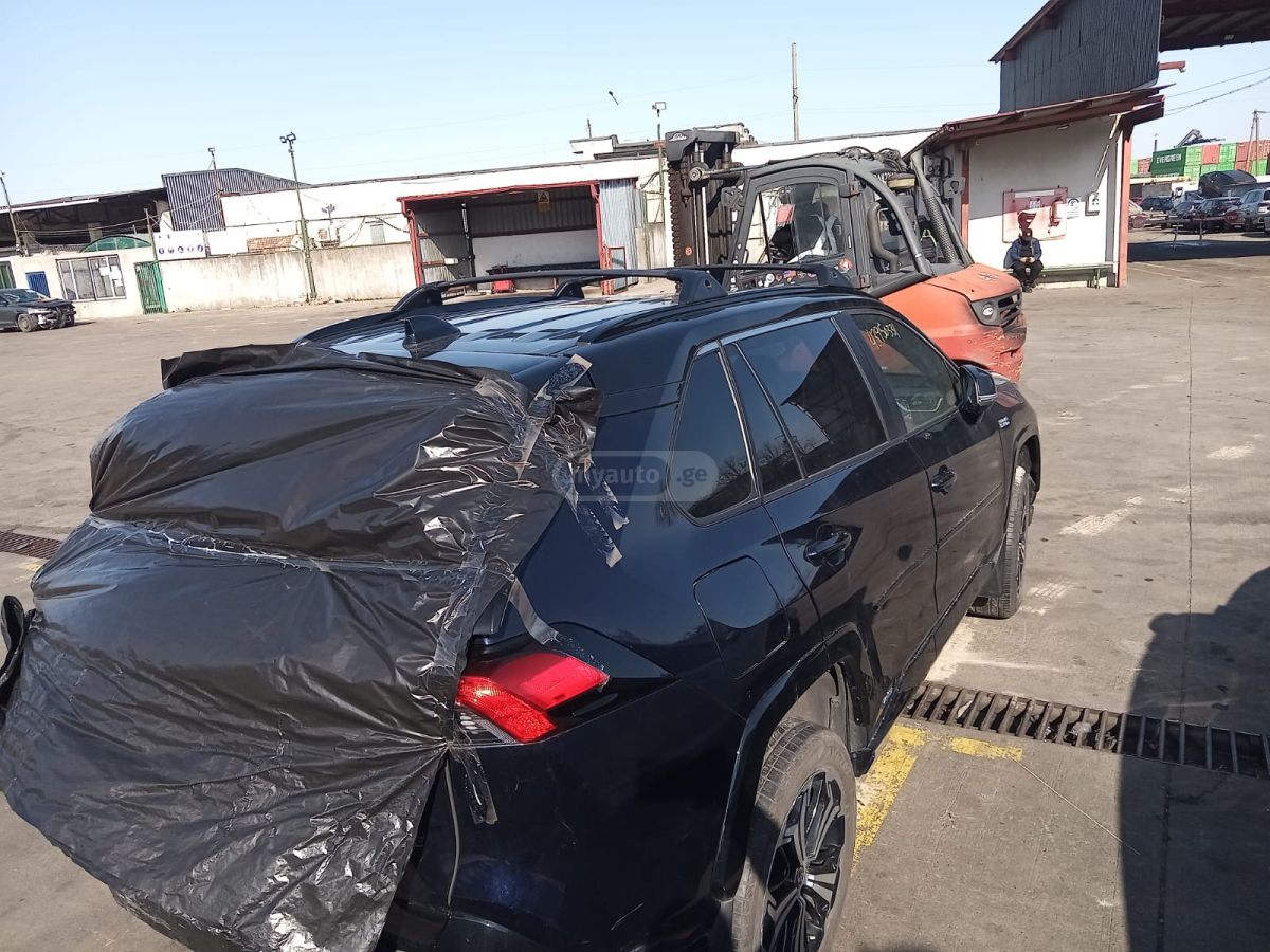 Toyota RAV 4 - фото 4