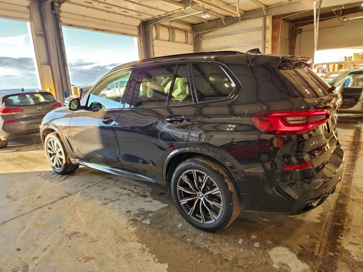 BMW X5 - фото 2
