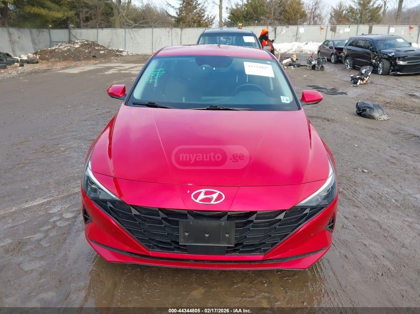 Hyundai Elantra - фото 11