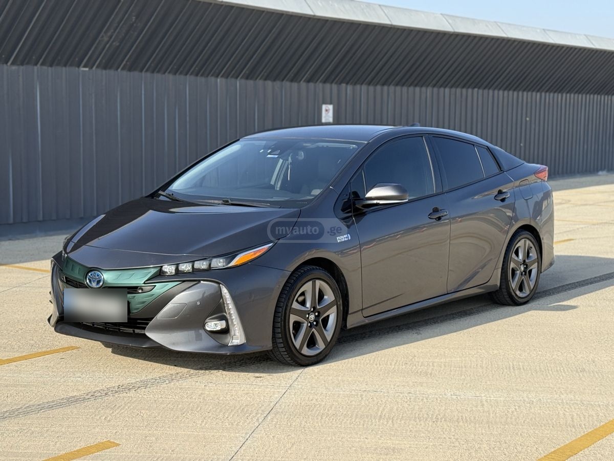 Toyota Prius - фото 1
