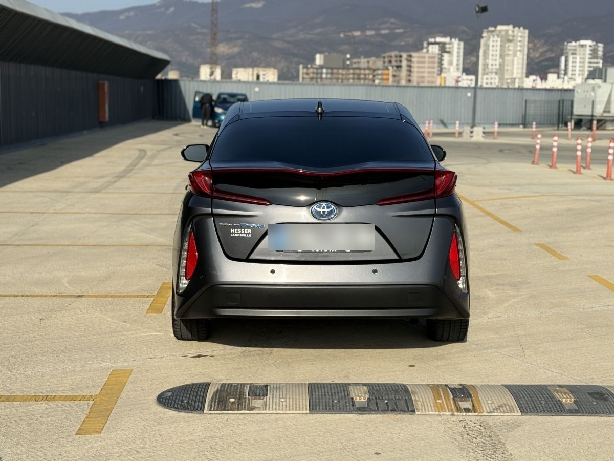 Toyota Prius - фото 6