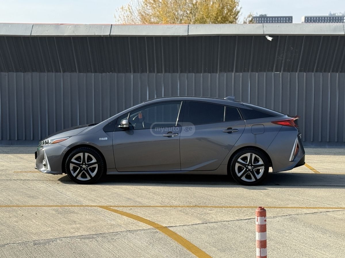 Toyota Prius - фото 9