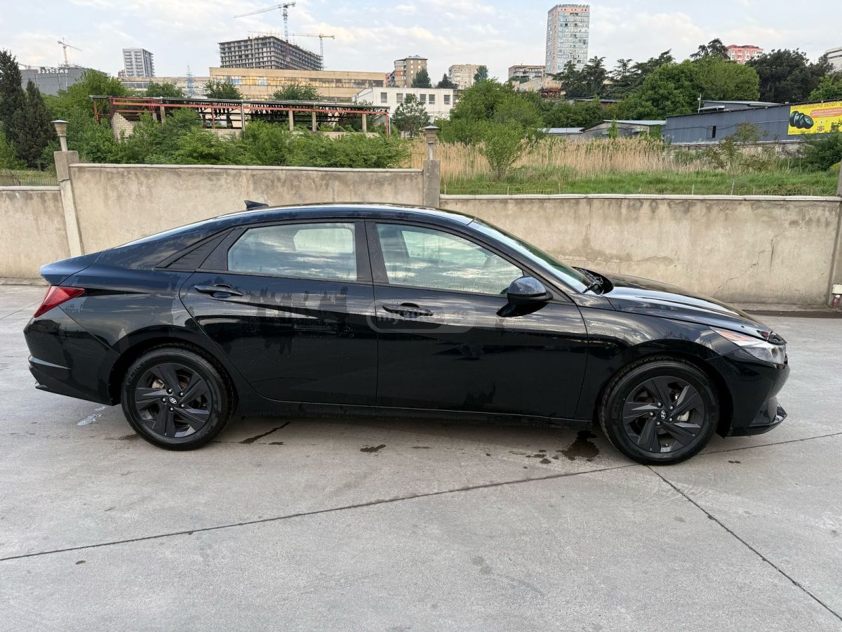 Hyundai Elantra - фото 2