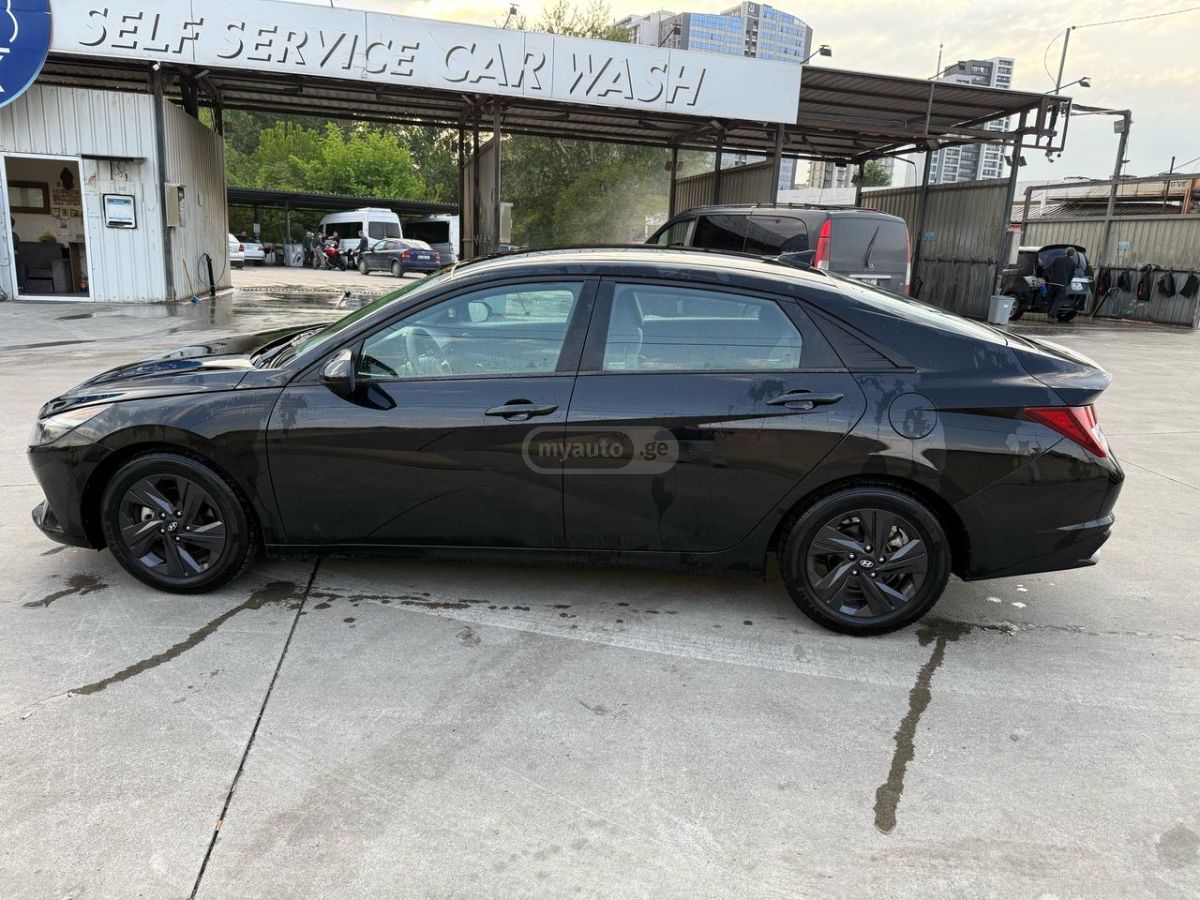 Hyundai Elantra - фото 4