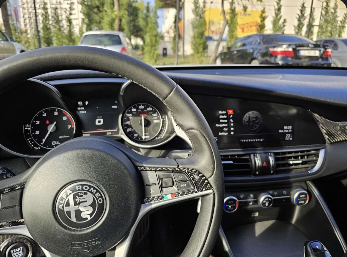 Alfa Romeo Giulia - фото 1