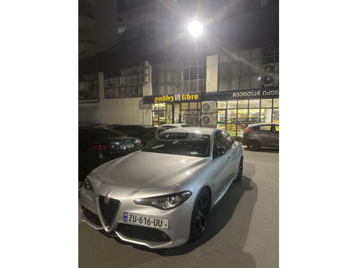 Alfa Romeo Giulia - фото 11