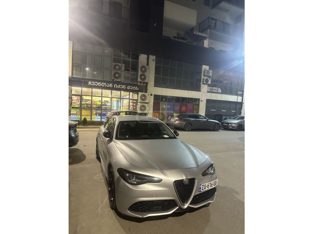 Alfa Romeo Giulia - фото 12