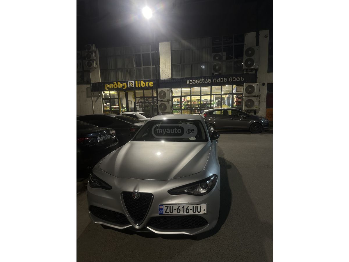 Alfa Romeo Giulia - фото 13