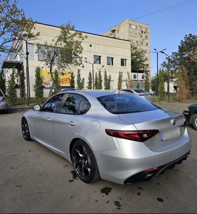 Alfa Romeo Giulia - фото 2