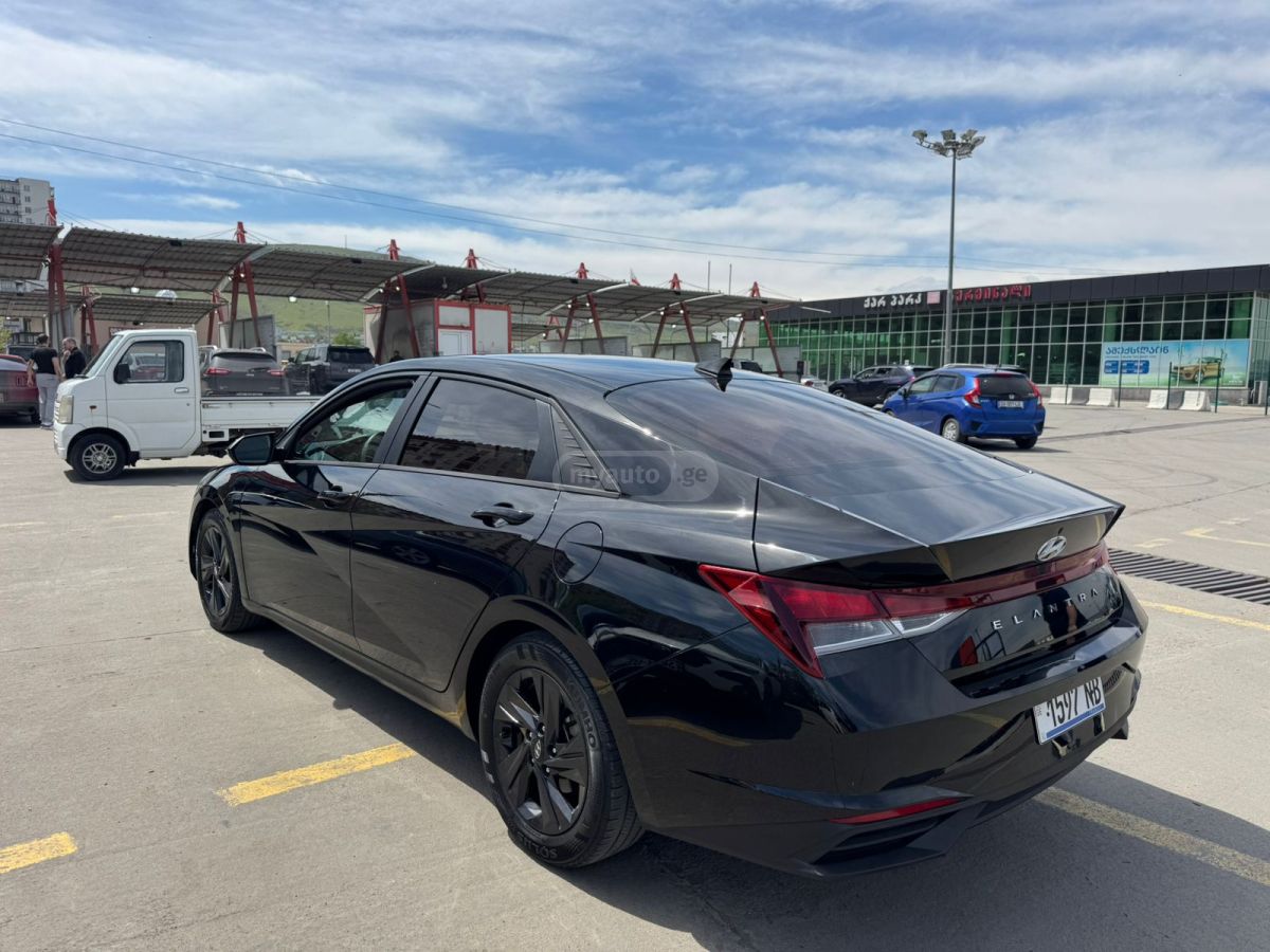 Hyundai Elantra - фото 4