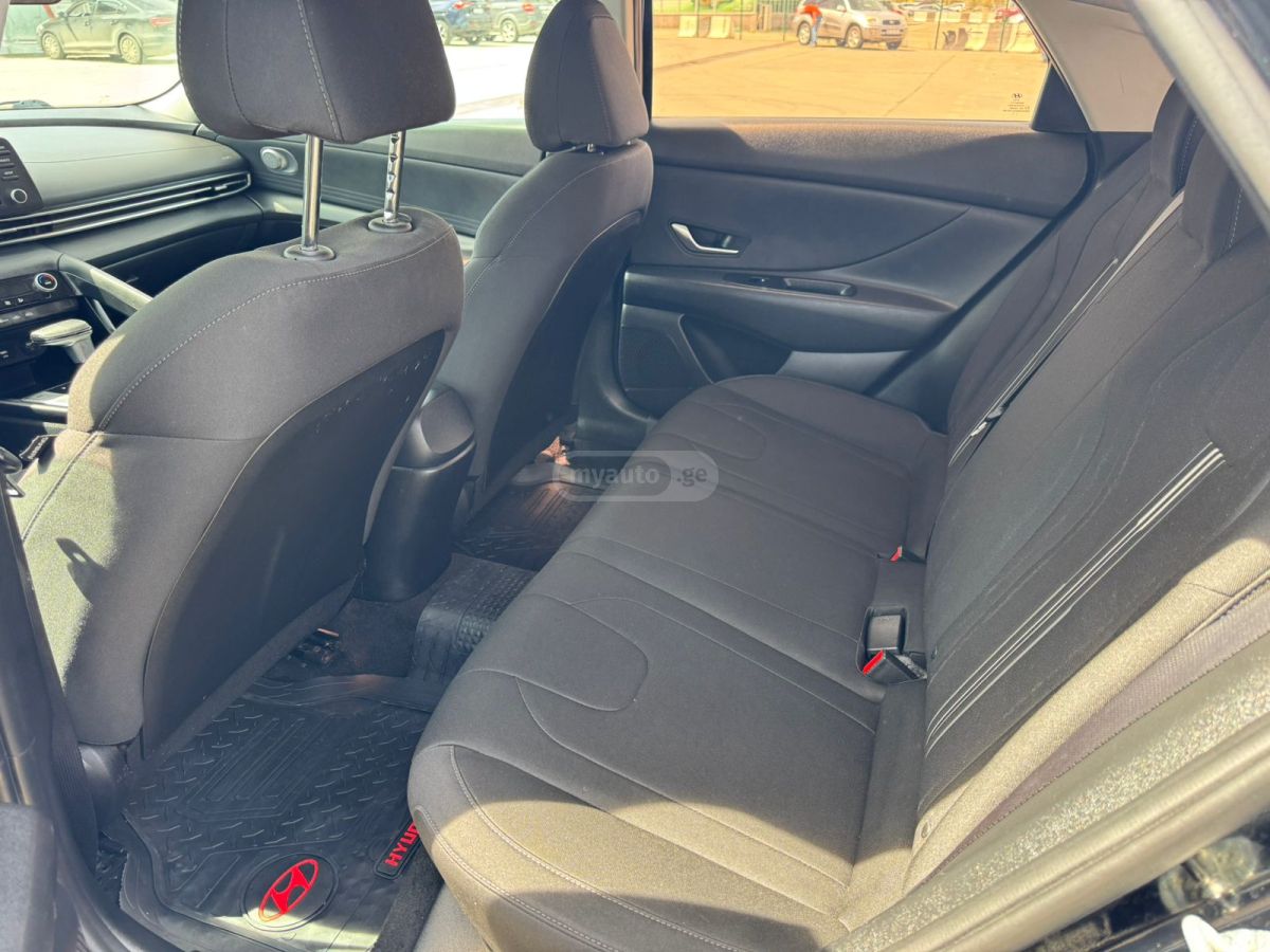 Hyundai Elantra - фото 7