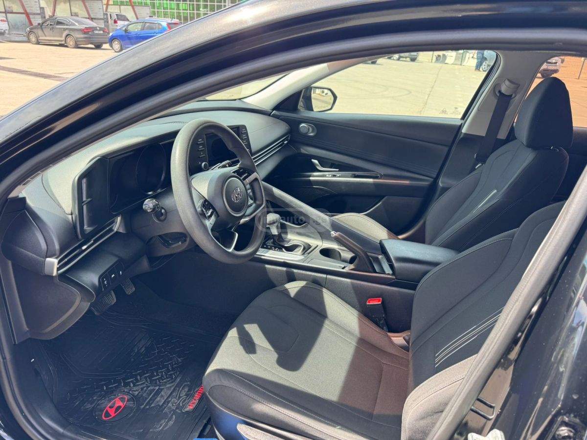 Hyundai Elantra - фото 8