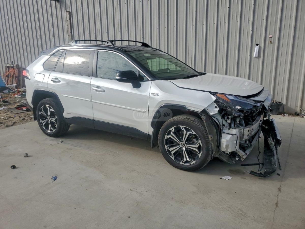 Toyota RAV 4 - фото 4