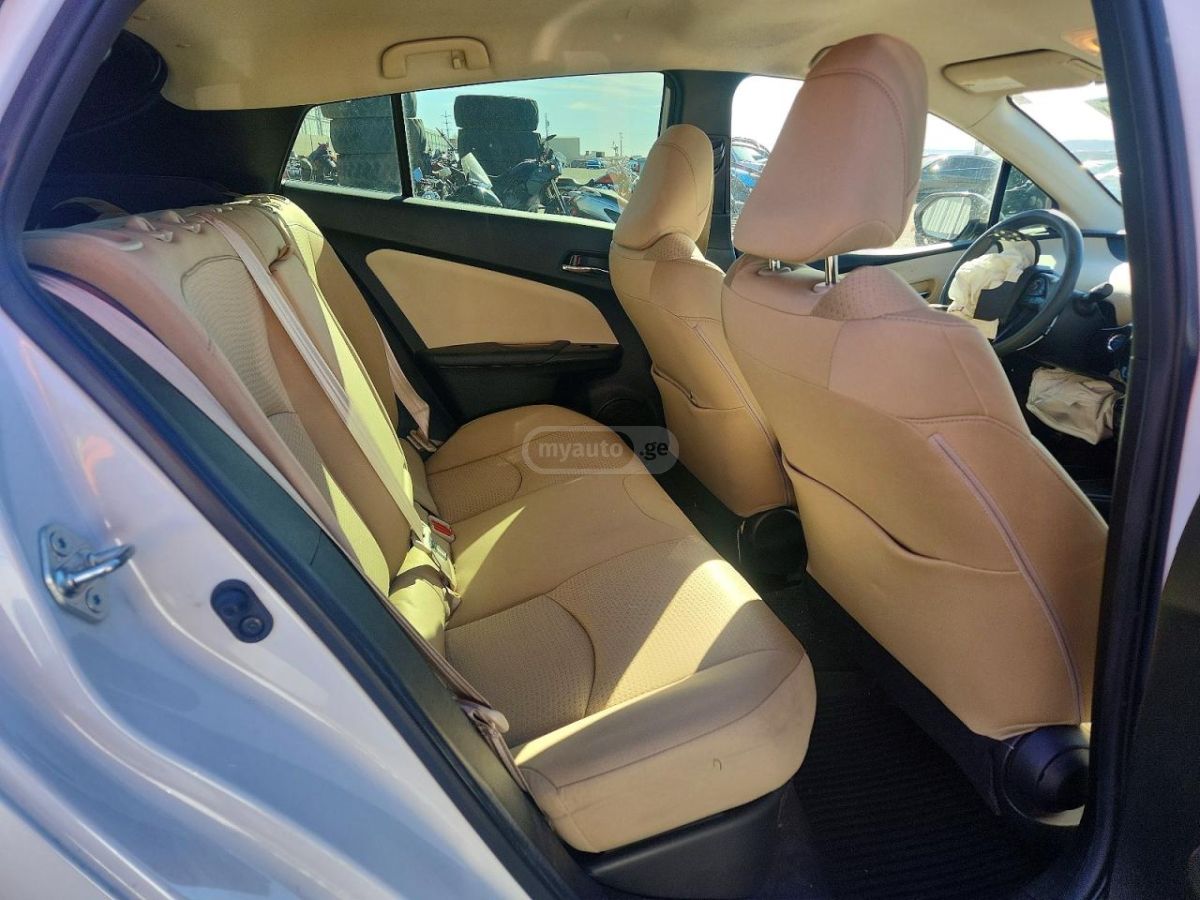 Toyota Prius - фото 7