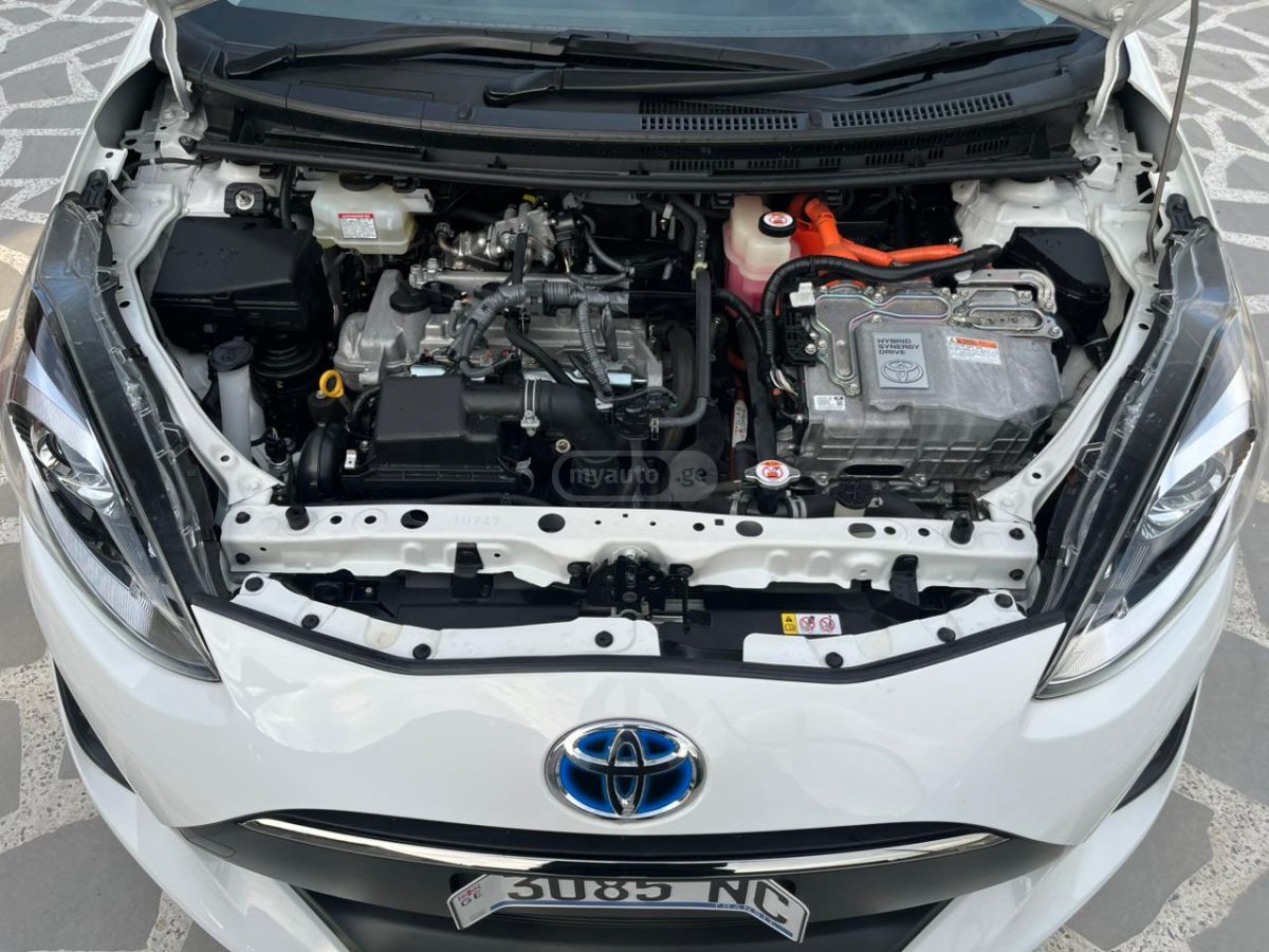 Toyota Aqua - фото 10