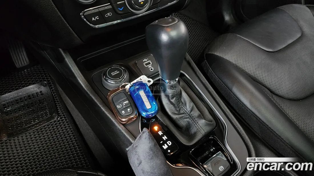 Jeep Cherokee - фото 9