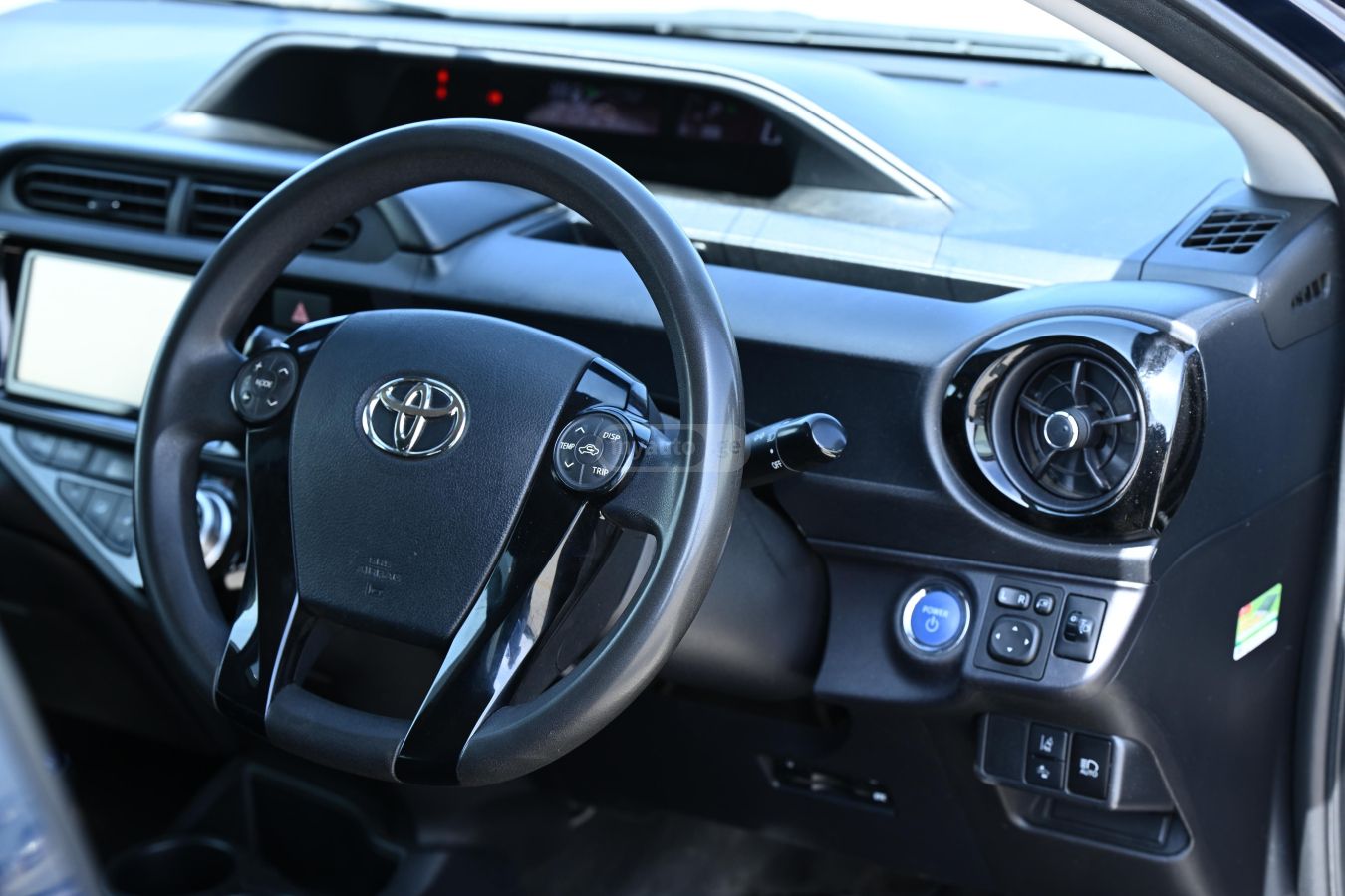 Toyota Aqua - фото 15