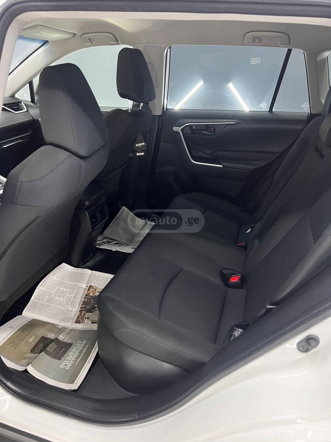 Toyota RAV 4 - фото 14