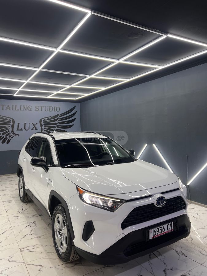 Toyota RAV 4 - фото 3