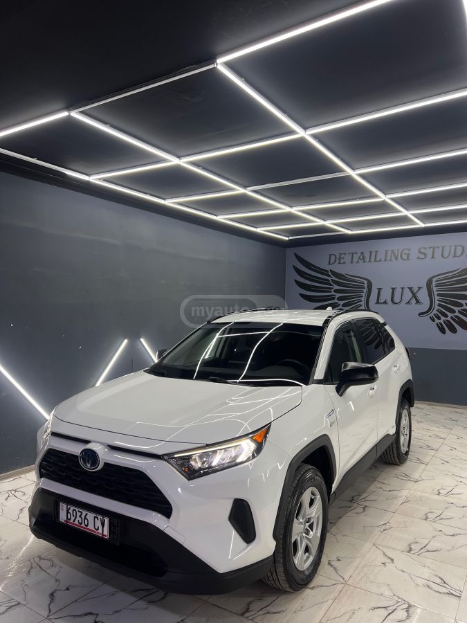 Toyota RAV 4 - фото 4