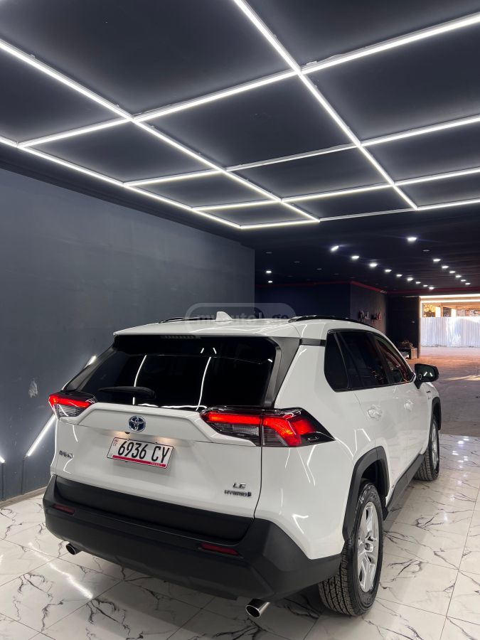 Toyota RAV 4 - фото 6