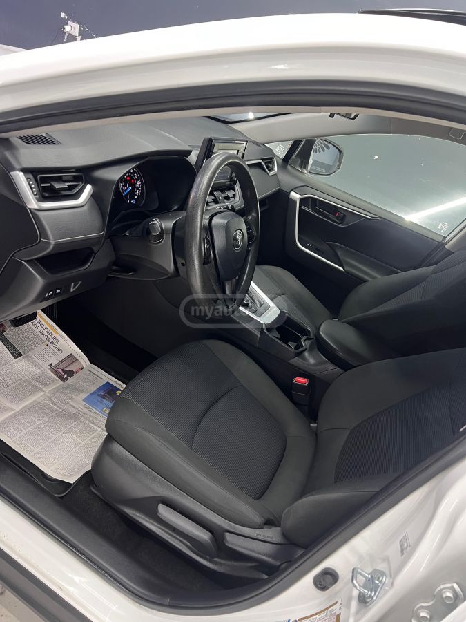 Toyota RAV 4 - фото 8