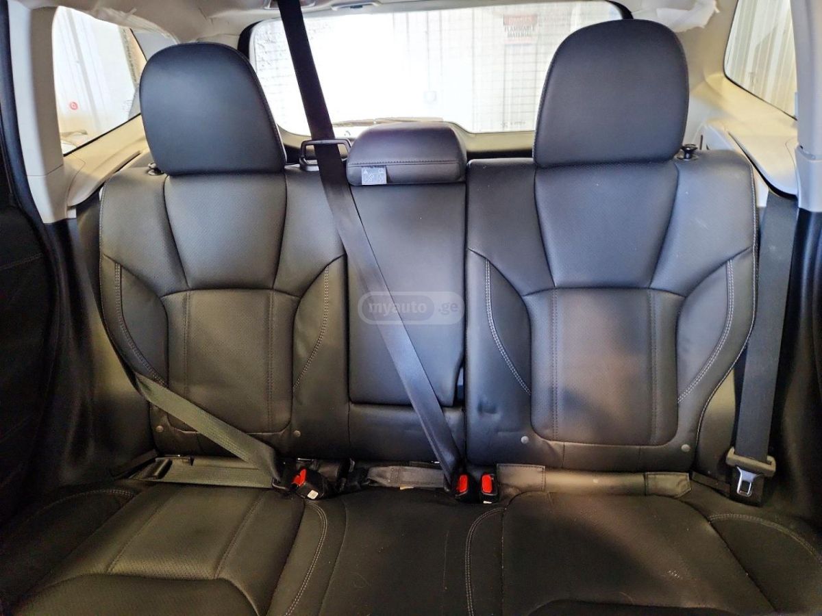 Subaru Touring 4dr All-Wheel Drive CV — миниатюра 6