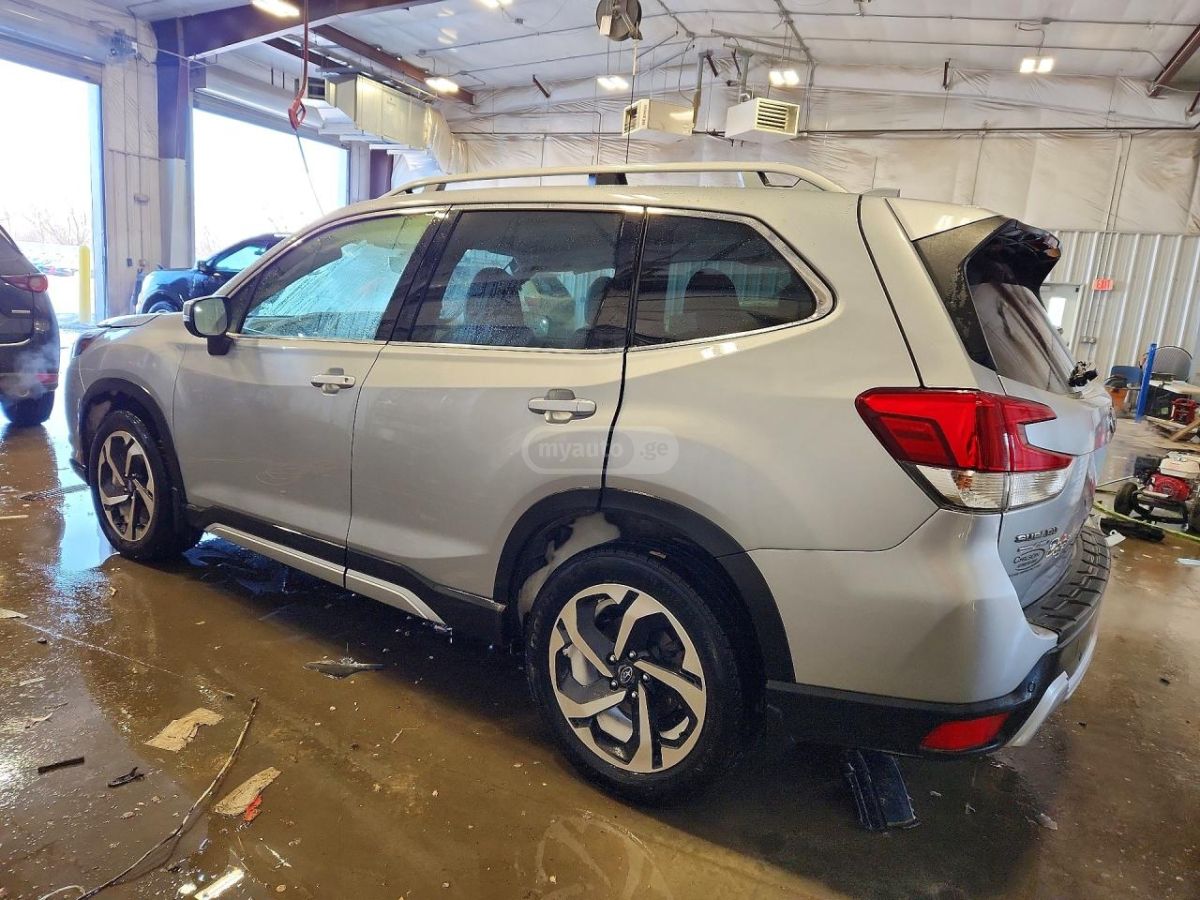 Subaru Touring 4dr All-Wheel Drive CV — миниатюра 8