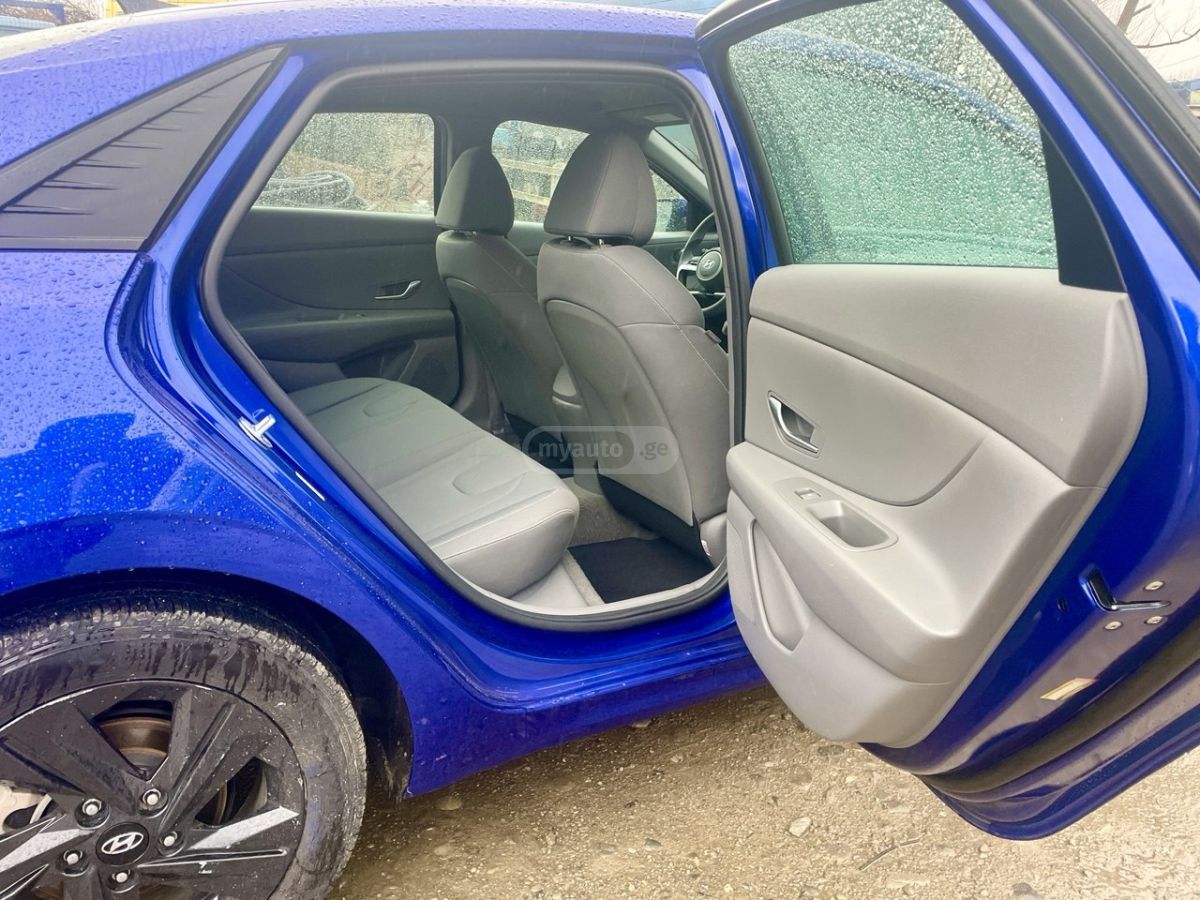 Hyundai SE 4dr Sedan CVT — миниатюра 10