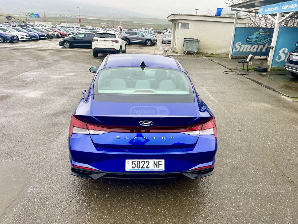 Hyundai SE 4dr Sedan CVT — миниатюра 3