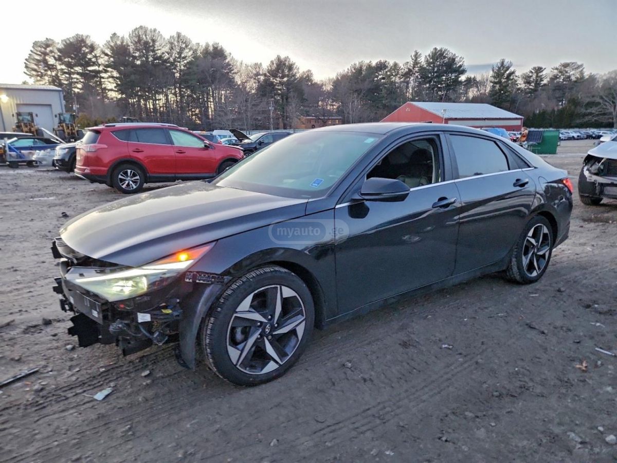 Hyundai Elantra - фото 1