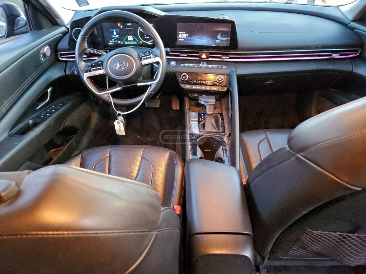 Hyundai Elantra - фото 8